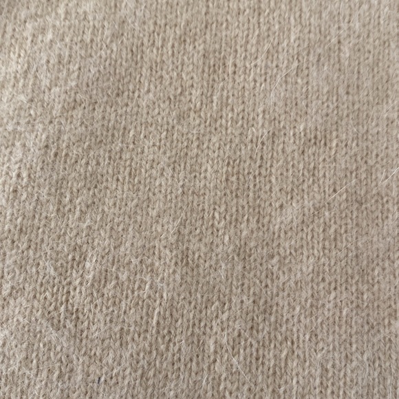 In excellent condition Theory size S/P Angora wool blend top, very soft - Picture 3 of 11